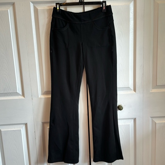 Ladies the North face black yoga stretch pants, size S. Create a bundle & save! - Picture 2 of 4